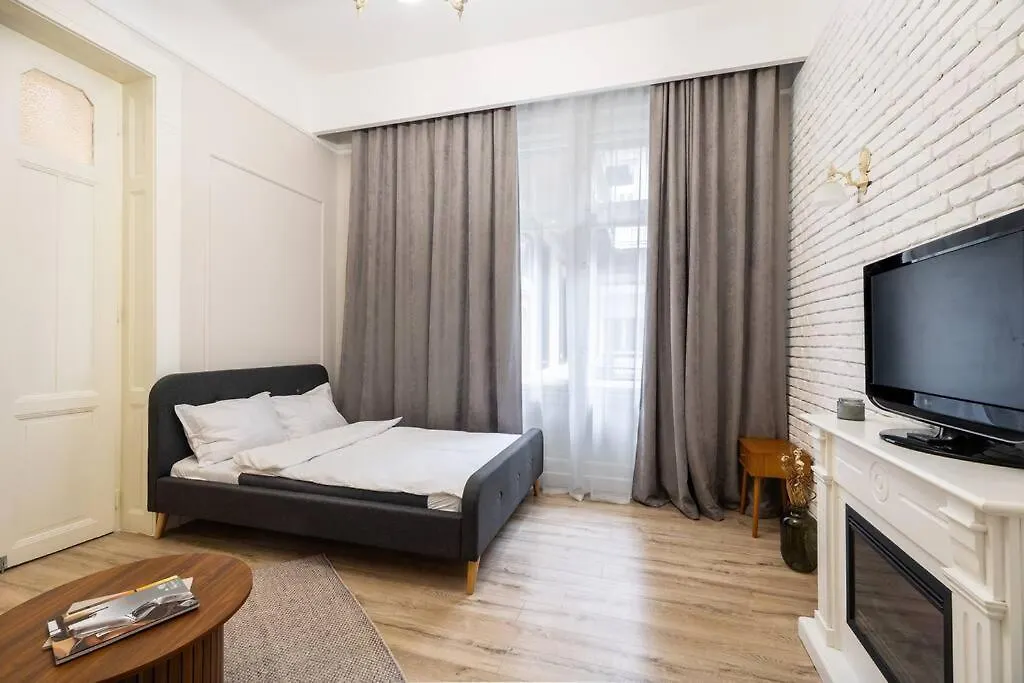 Modern 3 Bedrooms Apartment Budapest