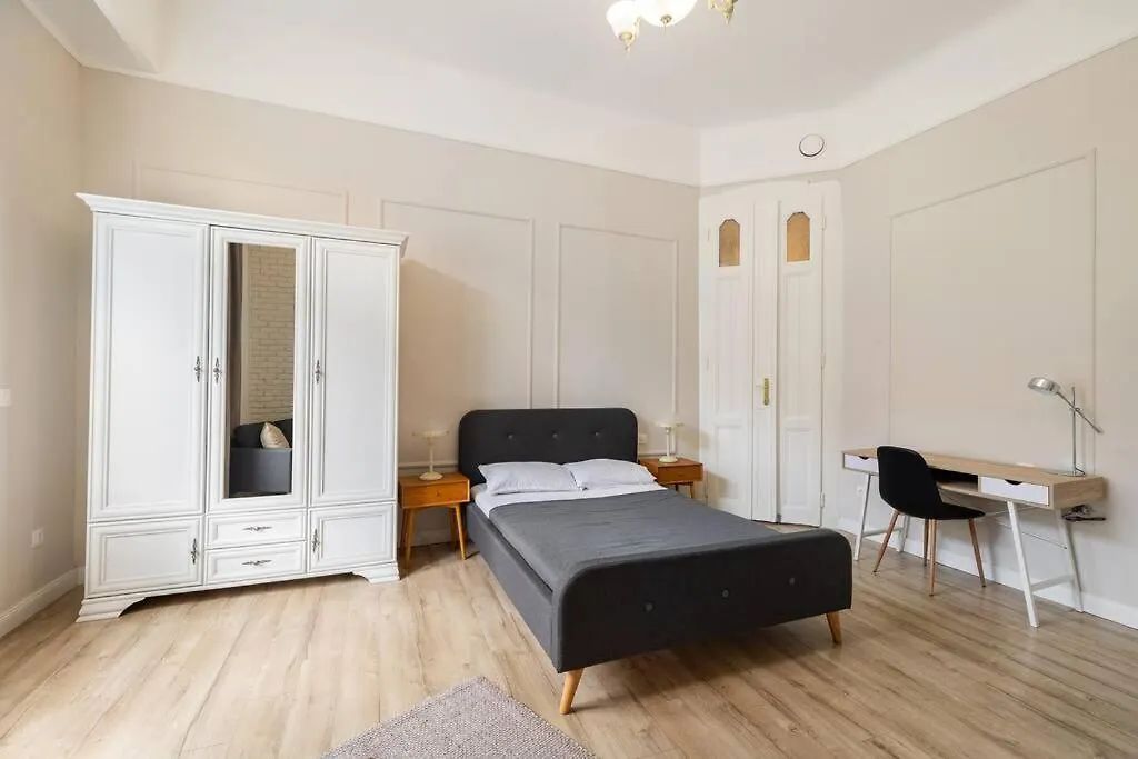 Modern 3 Bedrooms Apartment Budapest