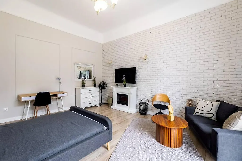 Modern 3 Bedrooms Apartment Budapest